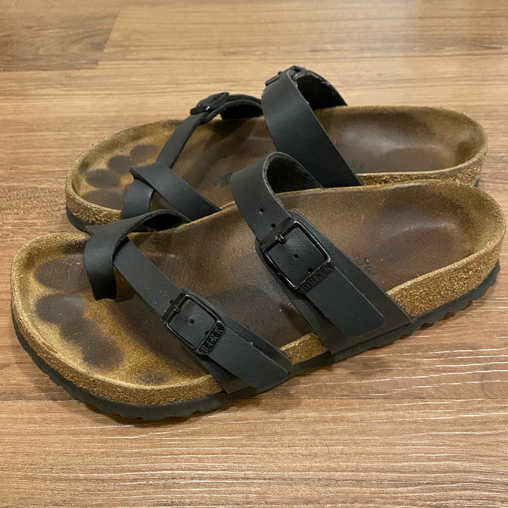 Size 36 Birkenstock Mayari in black